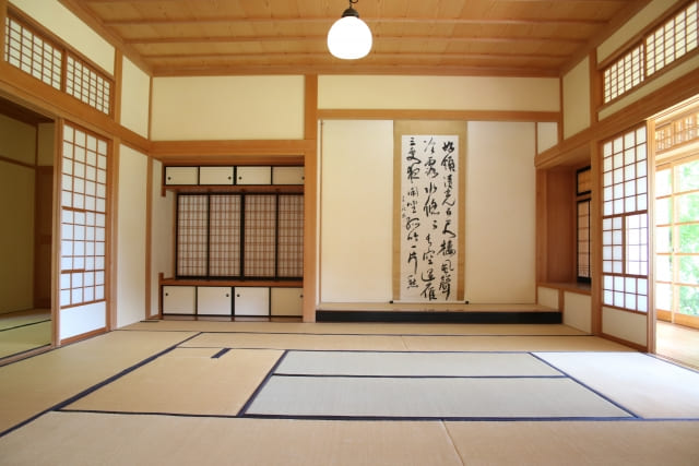 Kakejiku: Japan's Traditional Hanging Scrolls 