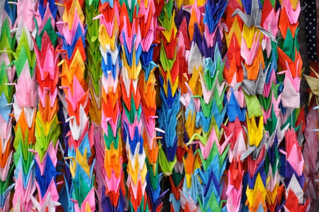 Senbazuru:Japan's 1000 cranes