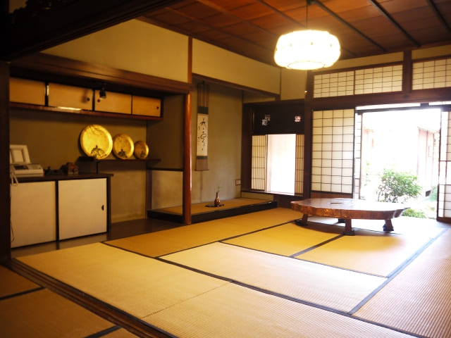 Kakejiku: Japan's Traditional Hanging Scrolls 