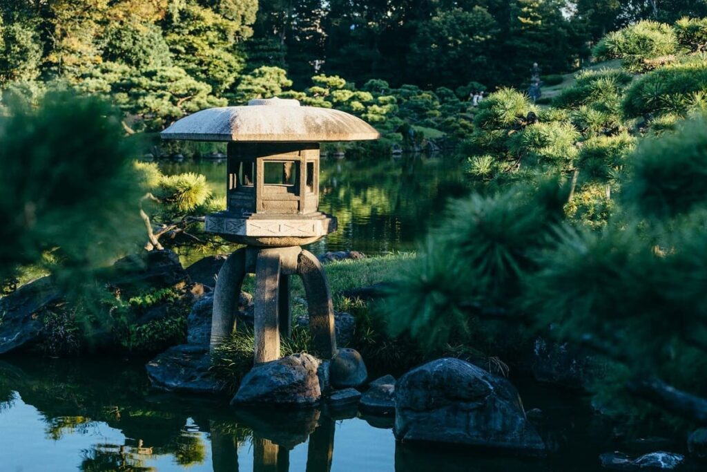 What Are Japanese Lanterns? A Guide to Tōrō and Their Role