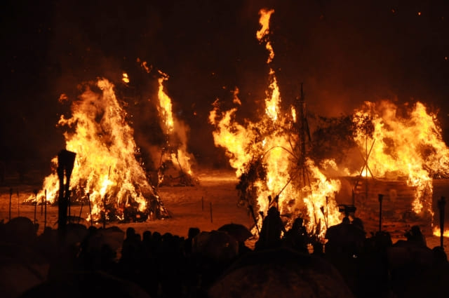 What Is Dondo-Yaki? A Unique Japanese Tradition