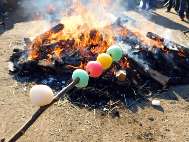 What Is Dondo-Yaki? A Unique Japanese Tradition