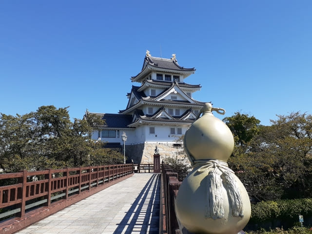 How Gourds Became Japan's Iconic Good Luck Charm