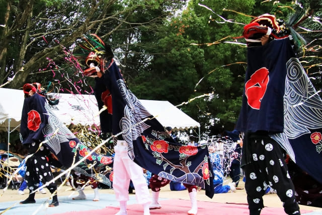 Shishimai: Japan's Traditional Lion Dance