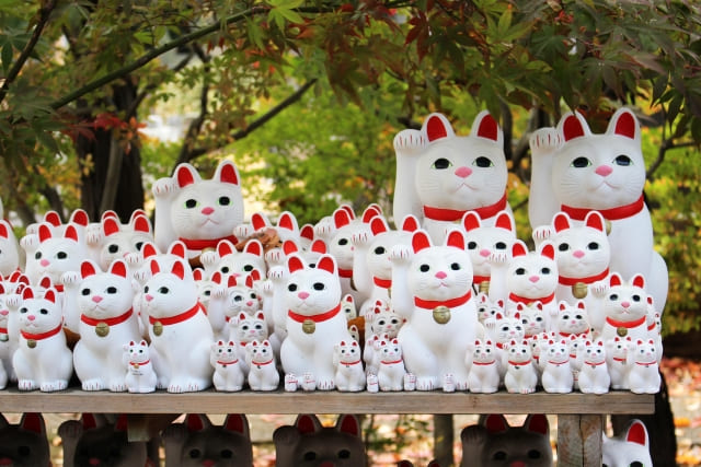 Manekineko: The history of Japan's beckoning lucky cat.