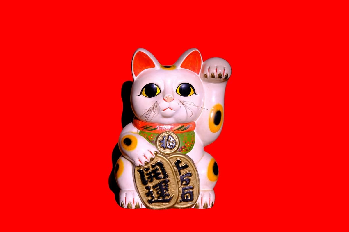 Manekineko: The history of Japan's beckoning lucky cat.