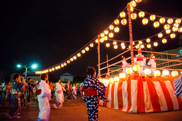 Japan’s Bon Odori: History, Festivals, and Yukata Tips