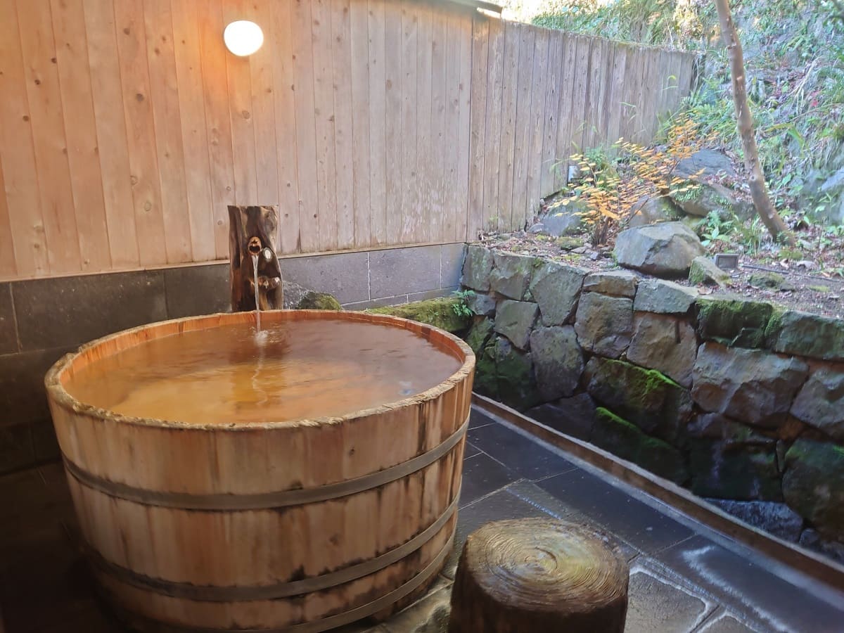 Hinoki Baths: Japan's Beloved Cypress Tradition