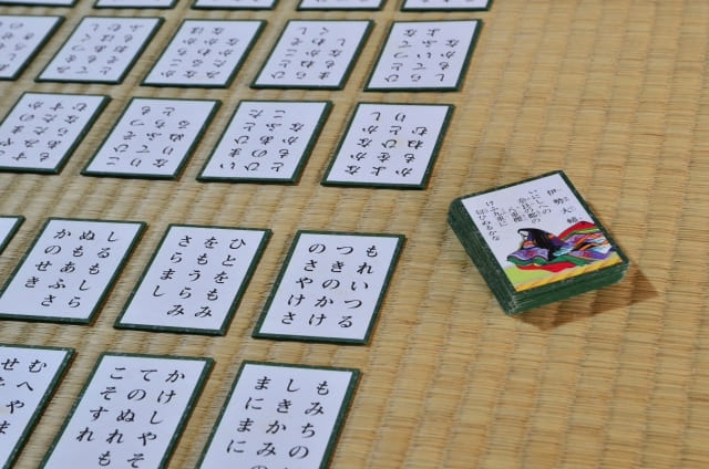 Hyakunin Isshu: Japan’s Classic Card Game