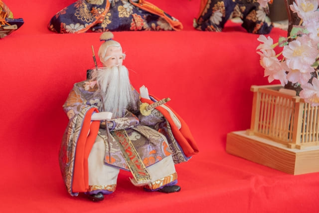 Hinamatsuri : History & Display of Dolls