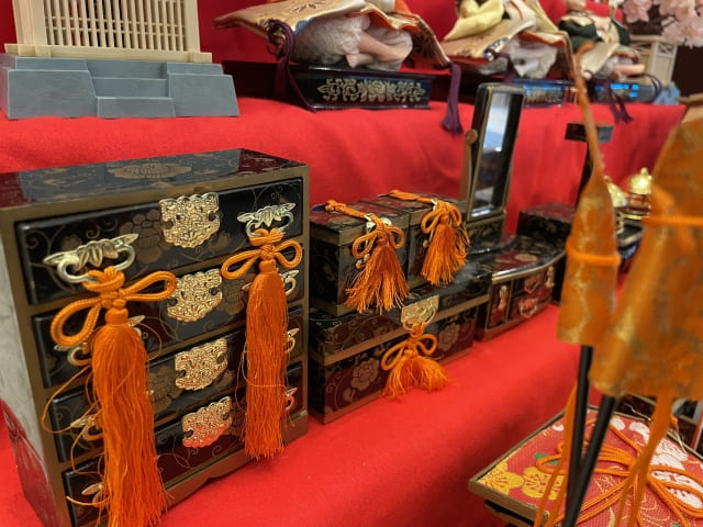 Hinamatsuri : History & Display of Dolls