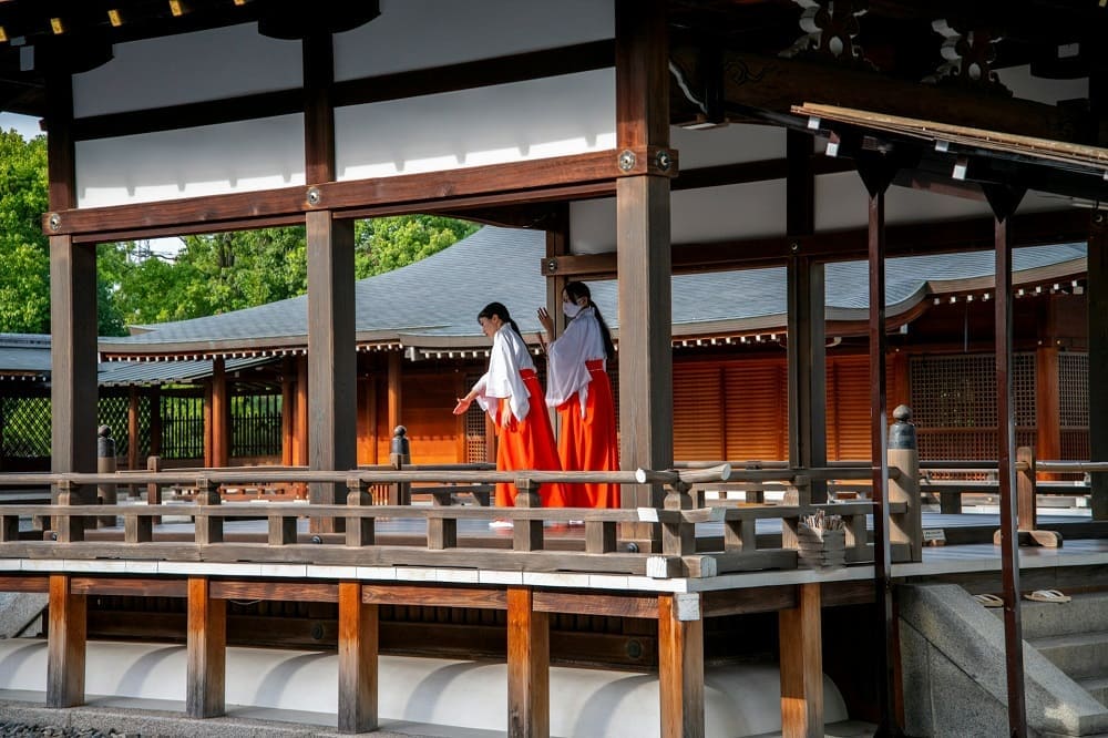 Who is a Miko (Japanese Shrine Maiden) ?