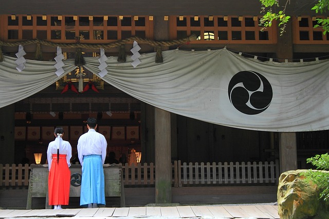 Who is a Miko (Japanese Shrine Maiden) ?