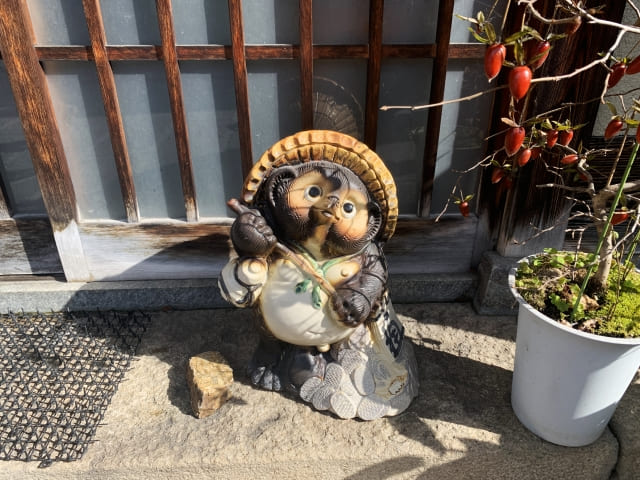 Why Are Tanuki Statues Placed at Entrances in Japan? 