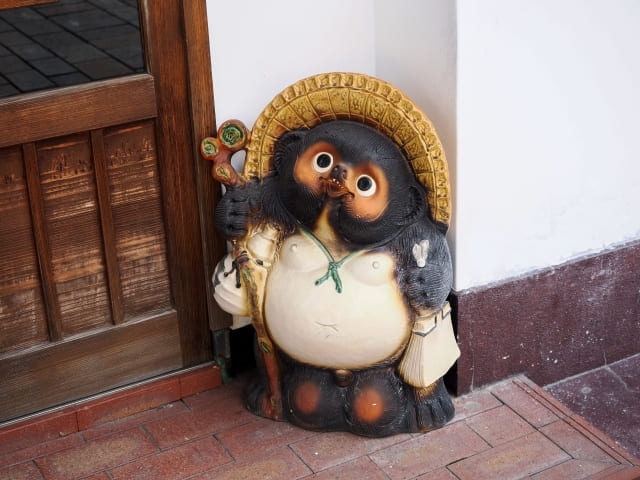 Why Are Tanuki Statues Placed at Entrances in Japan? 