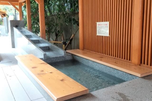 What Is Ashiyu? Discover the Benefits of Japanese Foot Baths