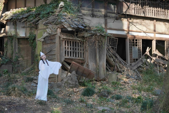 Why Do Japanese Ghosts Wear a Triangle Headband "Tenkan"?