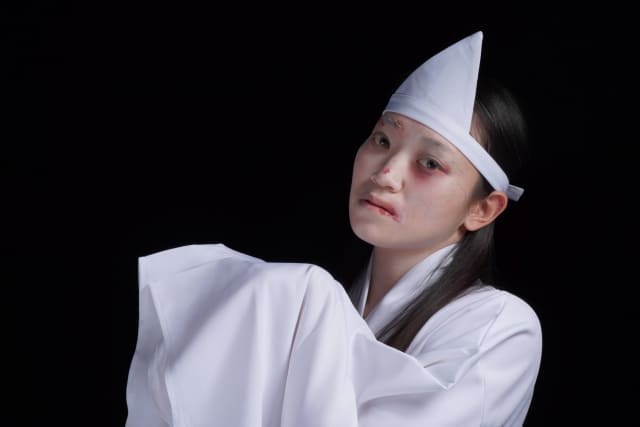 Why Do Japanese Ghosts Wear a Triangle Headband "Tenkan"?
