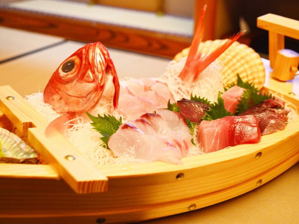 Funamori : The Japanese Tradition of Serving Sashimi on a Boat