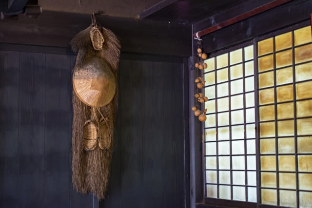 Mino: Japan’s Traditional Straw Raincoat