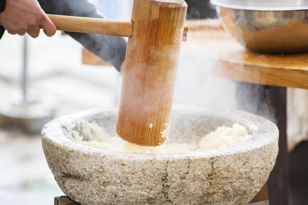 How to Make Mochi: Discover Japan’s Traditional Mochitsuki Ceremony