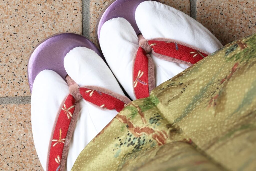 Tabi: Japan’s Traditional Split-Toe Socks for Kimono