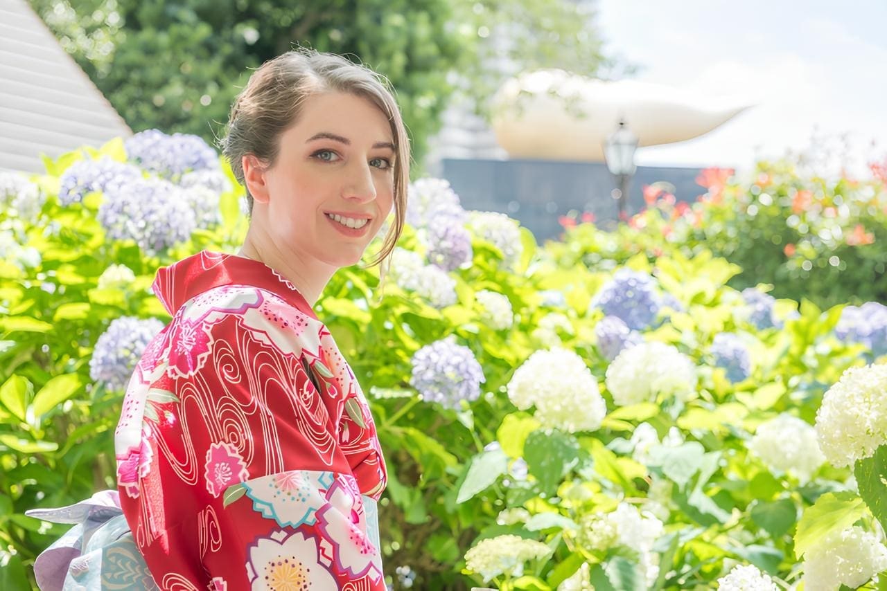 foreign tourist wearing yukata in Japan