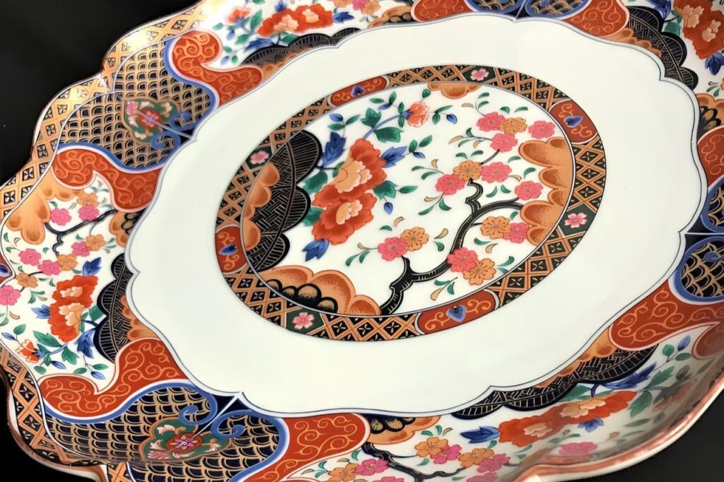 Colorful Kutani ware plate