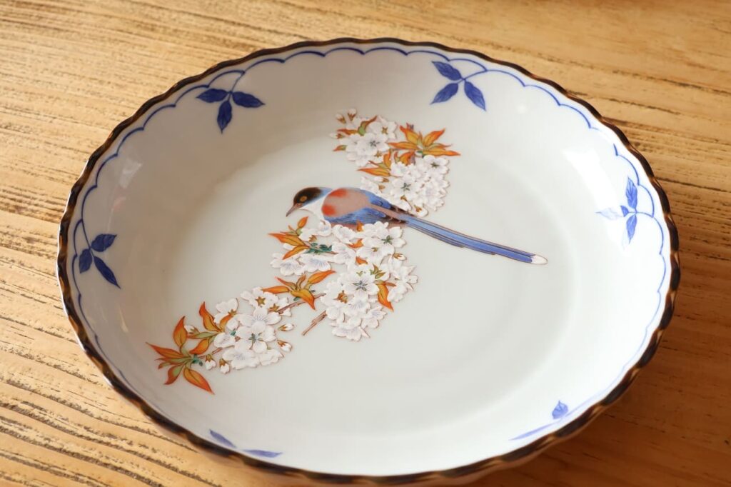 Kutani ware with flower and bird pattern