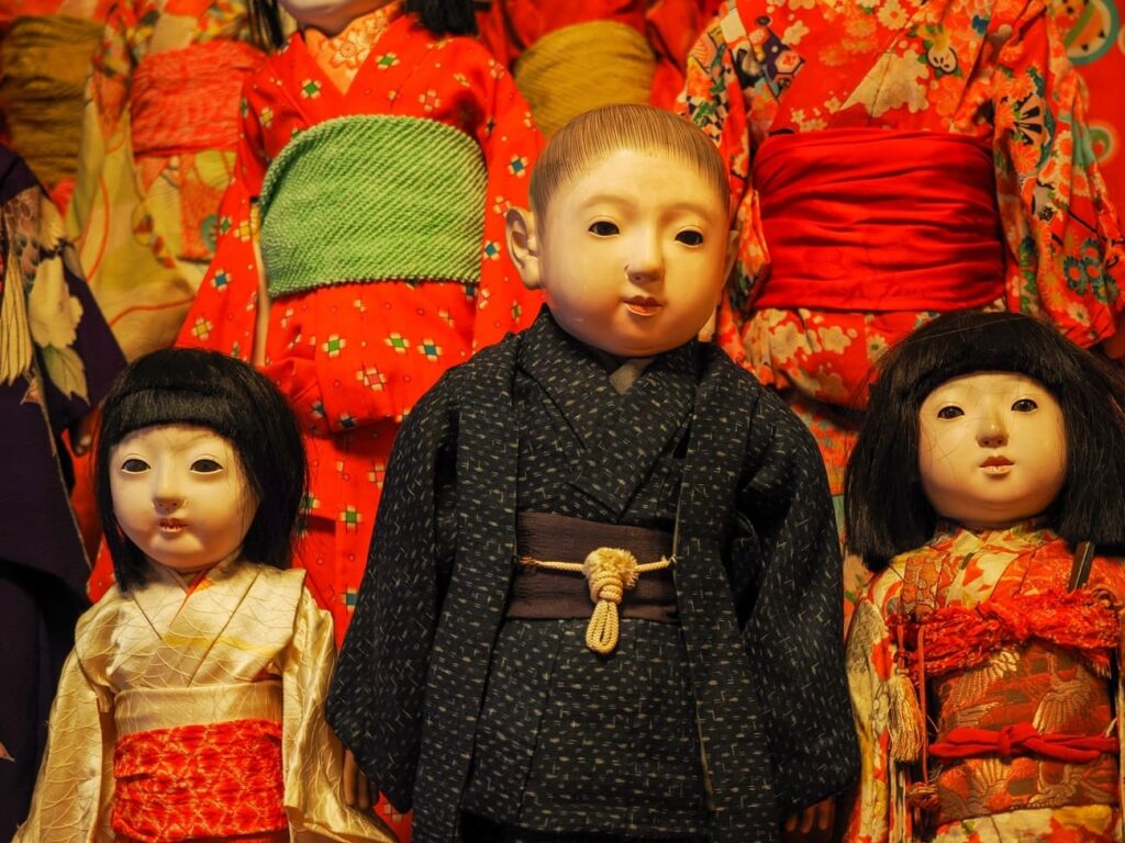 Ichimatsu doll (girl and boy)